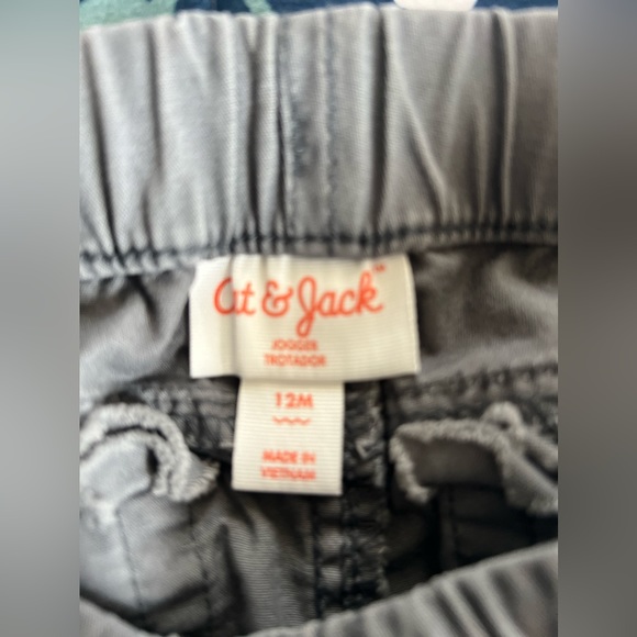 Like new Cat & Jack jogger pant size 12months, color gray - Picture 4 of 4